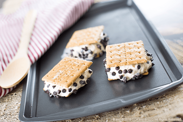 No-Fuss Frozen S’mores Recipe from The Elf on the Shelf
