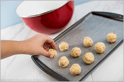 Simple Snowball Cookies – The Elf on the Shelf
